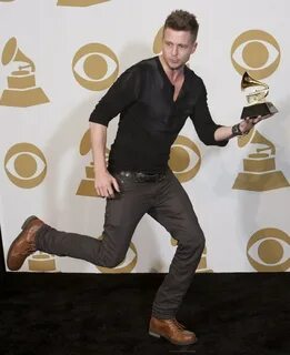 Ryan Tedder image