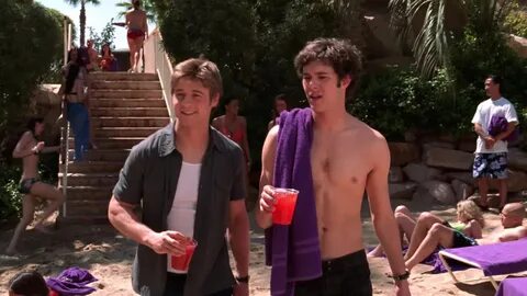 ausCAPS: Adam Brody shirtless in The OC 1-26 "The Strip"