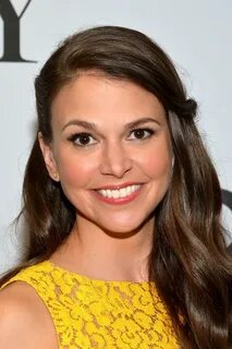 More Pics of Sutton Foster Pink Lipstick (3 of 31) - Sutton 
