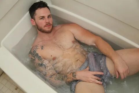 Matthew Camp’s Bathtub Shoot is Definitely NSFW Cocktailsand
