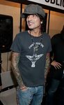Tommy Lee News Related Keywords & Suggestions - Tommy Lee Ne