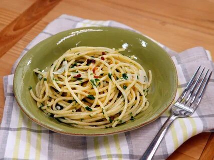 Spaghetti Aglio e Olio Recipe Pasta Food Recipes Pasta recip