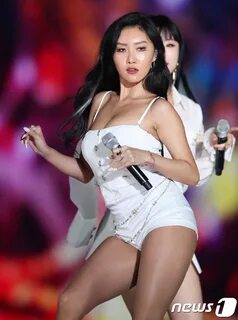 10+ Times MAMAMOO’s Hwasa Defied Beauty Standards With Her U