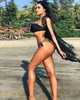 Hot Gizele Thakral Butt Pictures in Bikini - Fashionmonkeyz