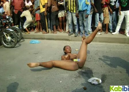 Runzs african girl dancing naked in a public party