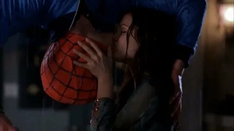 The Oc (2x14) Seth and Summer Spiderman Rain Kiss - YouTube