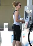 Jennifer Lawrence in yoga pants - Album on Imgur