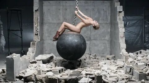 Vagebond's Movie ScreenShots: Miley Cyrus - Wrecking Ball (2