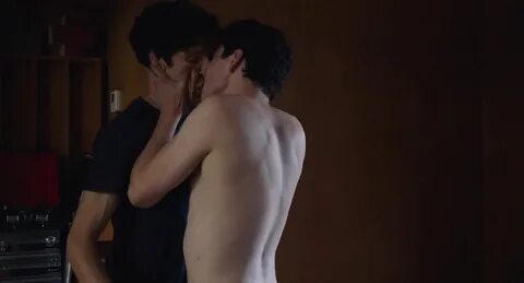 ausCAPS: Jack Rowan nude and kissing Colin Morgan in Benjami