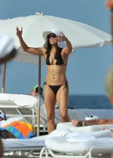 PAN GRANDE PELICULAS: Paula Patton - Bikini Candids in Miami