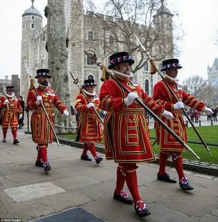 Beefeaters warm up with sherry before annual Christmas State