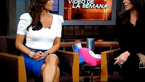 Pamela Silva Conde leg crossing hot latina legs - YouTube
