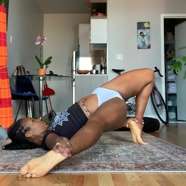 Krystal tantric yogi