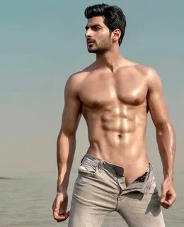 Shirtless Bollywood Men: Hunk unzipped: Pubes, oiled abs: Ho
