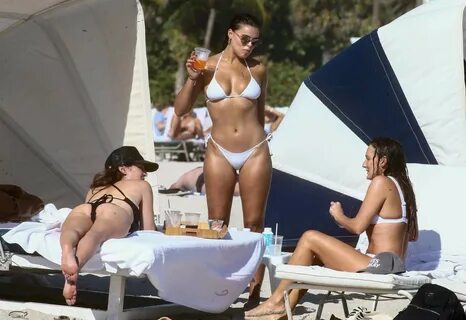 Brooks-Nader-Booty-in-Bikini-7 ⋆ CELEBRITY BIKINI BOOTY