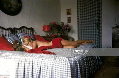 Brigitte Bardot Feet (95 photos) - celebrity-feet.com