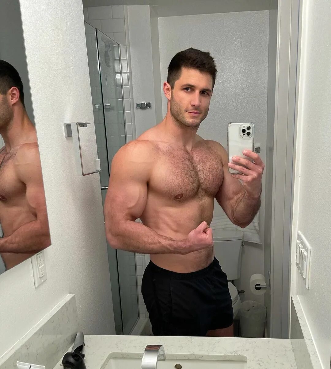 Roberto Portales в Instagram: "Look in the mirror. 