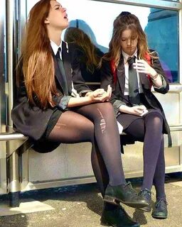 Master_of_Pantyhoz na Twitterze: "#schoolgirls #pantyhose #r