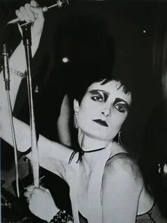 Siouxsie Sioux Net Worth - KAMPION