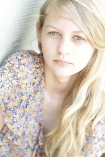 Ryan Simpkins - Photos Beautiful blonde, Blonde, Beauty