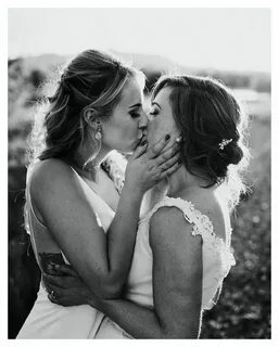 Beautiful. ❤ Lesbian bride, Lesbian wedding photography, Les