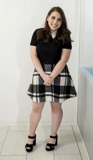 Sexy Beanie Feldstein is a Cutie (41 Photos) - Top Sexy Mode