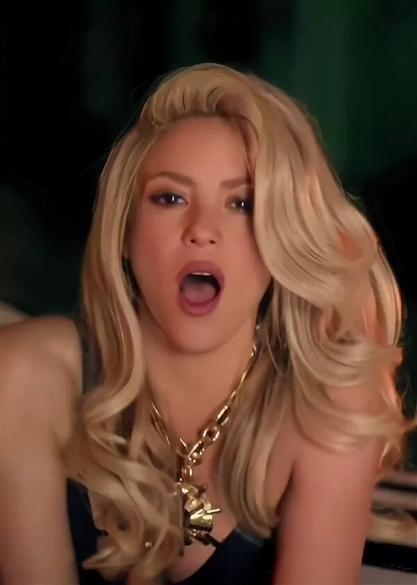 shakira-feat-rihanna-cant-remember-to-forget-you-13 GotCeleb