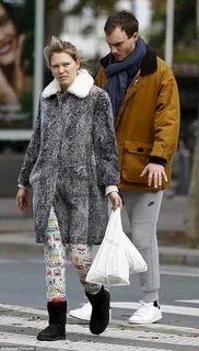 Spectre actress Léa Seydoux indulges in PDA with boyfriend A