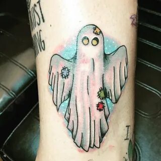 ghost tattoo patroon mannelijke schacht op de gekleurde ghos