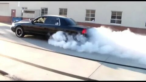 4 BURNOUTS in EVILVIC Cammed 2003 P71 Crown Victoria Exhaust