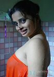 South Indian girls in towel bathing dress - Very rare pictur
