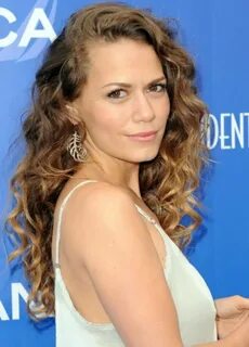 Pin by Cheryl Rossi on Bethany Joy Lenz Hair beauty, Curly h