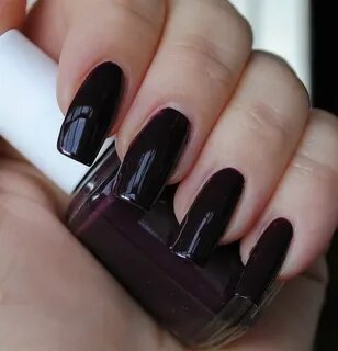 ESSIE - Velvet Voyeur