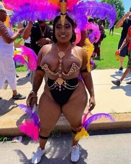 Plus Size Caribbean Carnival Costumes - Monstruonauta