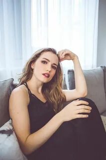 Willa Fitzgerald (@willafitz) Twitter Celebrities female, Pr