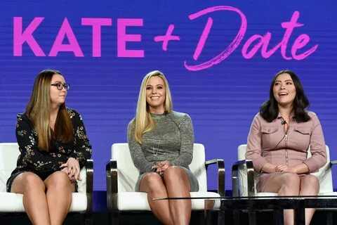 Kate Gosselin back to dating with help of teen daughters