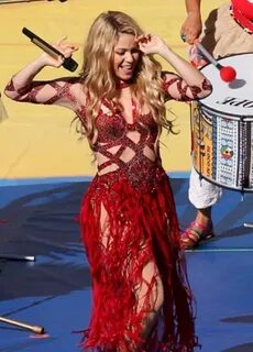 15 Photos Of 41-Year-Old Shakira Looking Like She’s 25 #holl
