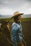 Pin by Dakra Rastka on Portraits with horses Cowgirl photogr