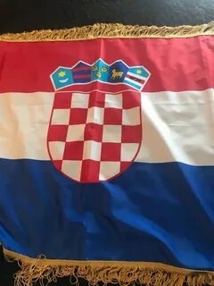 Zastave Republike Hrvatske različitih veličina; Hrvatska zas