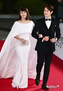 Foto Penampilan Kim Hye Soo dan Yoo Yeon Seok yang menjadi M