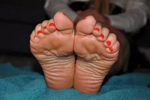 Slideshow: lady godiva foot fetish.