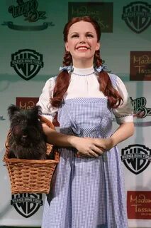 How to Do a "Wizard of Oz" Dorothy Hairstyle Dorothy wizard 