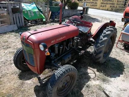 Traktor IMT 533 sa kosom