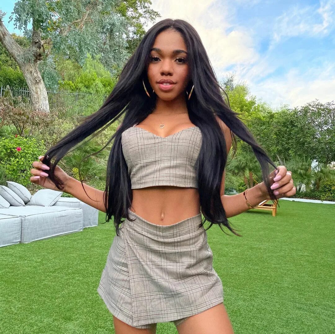 Teala Dunn в Instagram: " would you have a picnic with me? 🥺" .