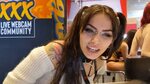 AVN Adult Expo 2020 Las Vegas Cam Girl Sloan Cox - YouTube