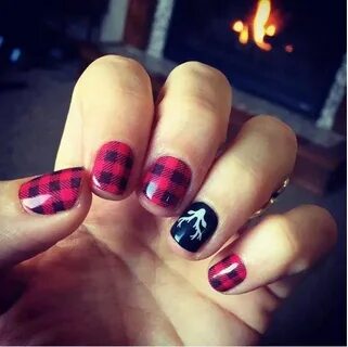 30 Totally Cute Christmas Designs For Short Nails - Be Modis