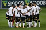 Corinthians admite necessidade de reforços e prioriza duas p