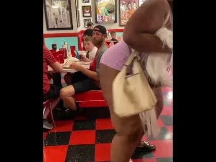 peaches twerking in front of children 🤢 🤮 - YouTube