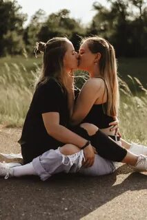 Lesbian Hot, Cute Lesbian Couples, Lesbians Kissing, L World, Sexy Girlfrie...