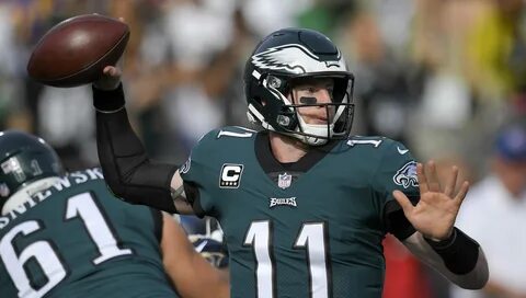 Carson Wentz leaves for locker room after hard hit - ProFoot